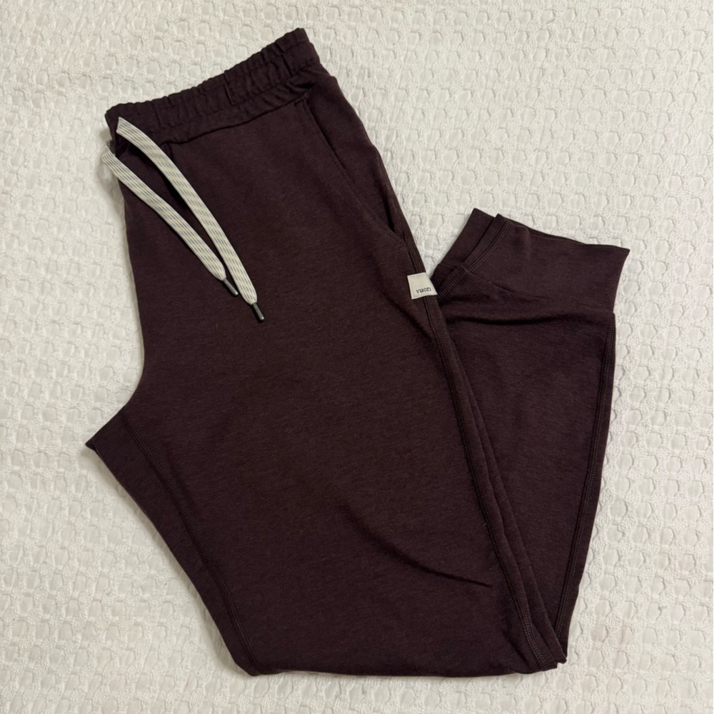 Vuori Women's Performance Joggers in Java Heather - image 1